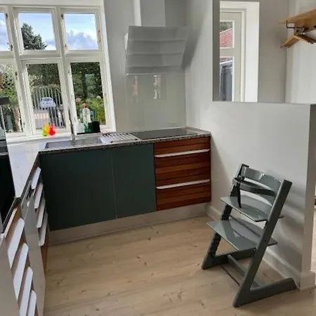 Korsbrodregade 12 *