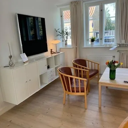 Apartment Korsbrodregade 12 *